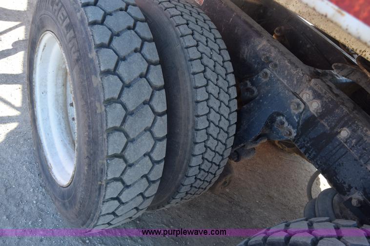 image for item K4286 1990 Freightliner FLD semi truck