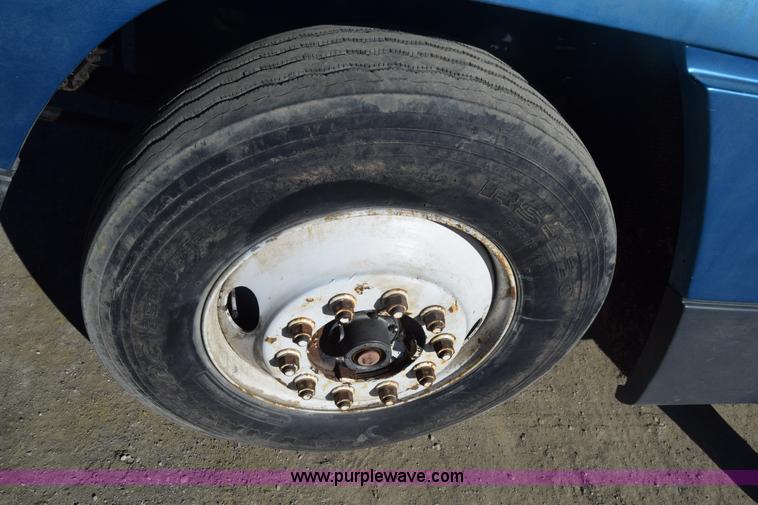 image for item K4286 1990 Freightliner FLD semi truck