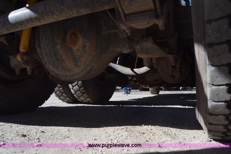 image for item K4286 1990 Freightliner FLD semi truck