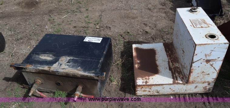 image for item K4289 (2) tanks