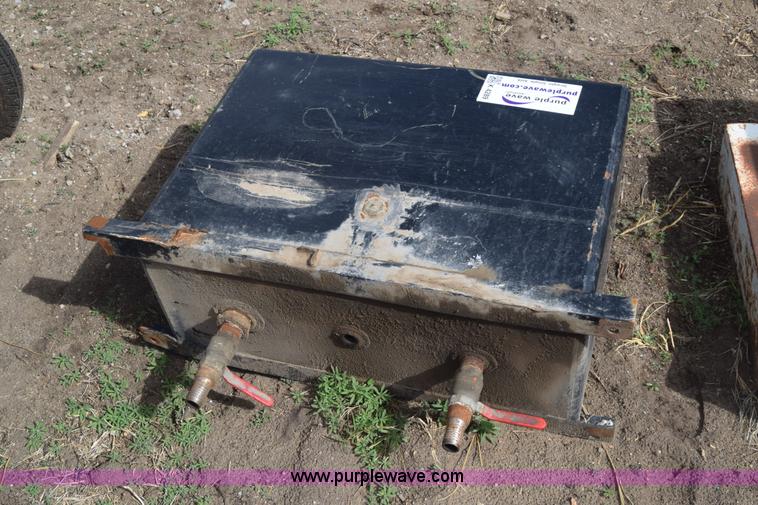 image for item K4289 (2) tanks