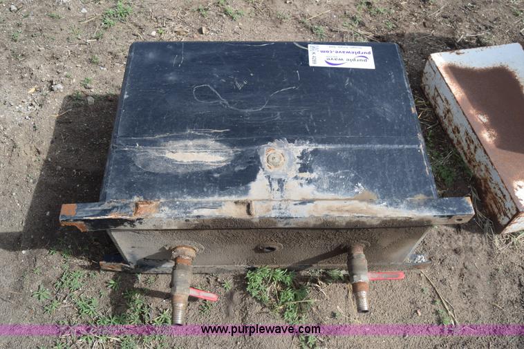 image for item K4289 (2) tanks