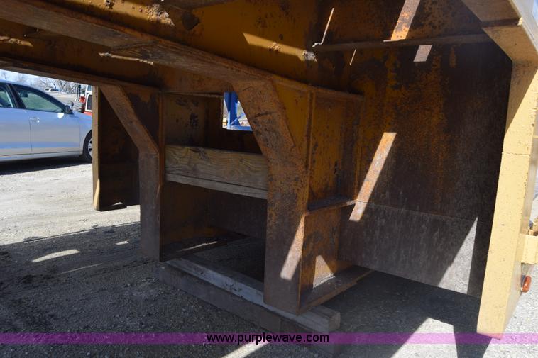 image for item K4300 1985 Atoka equipment trailer