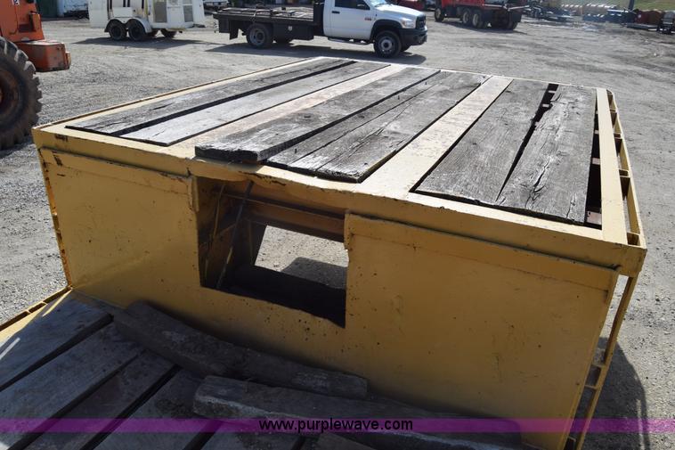 image for item K4300 1985 Atoka equipment trailer