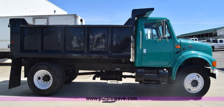 image for item K4443 2001 International 4900 dump truck
