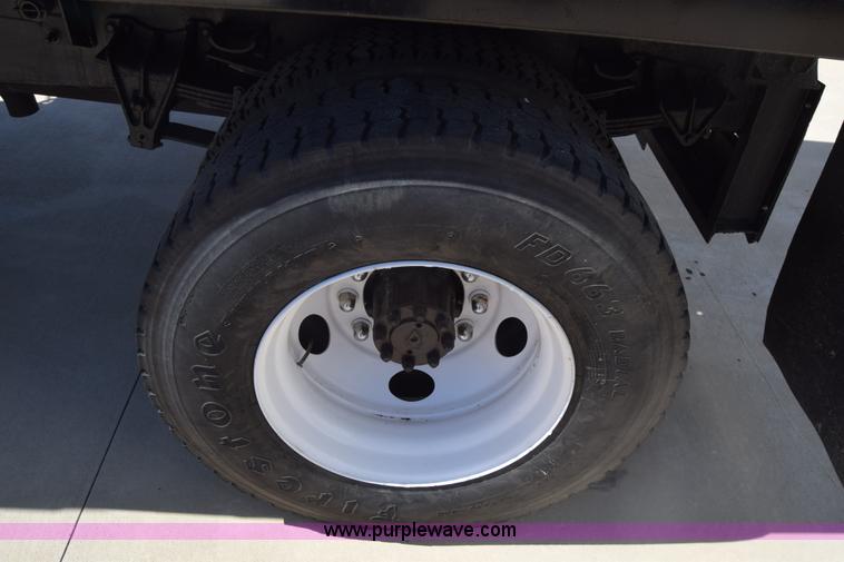 image for item K4443 2001 International 4900 dump truck