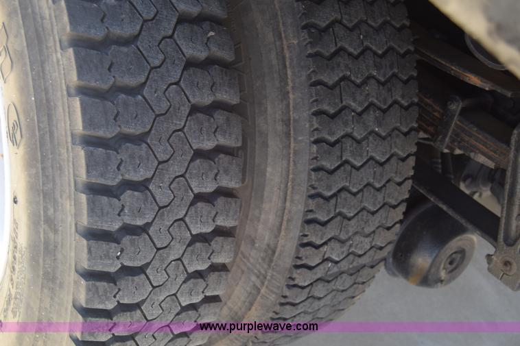 image for item K4443 2001 International 4900 dump truck