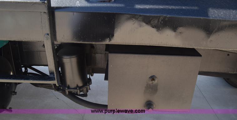 image for item K4443 2001 International 4900 dump truck