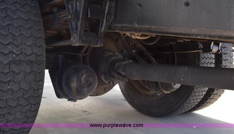 image for item K4443 2001 International 4900 dump truck