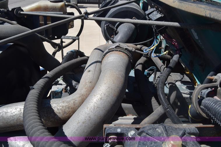 image for item K4443 2001 International 4900 dump truck