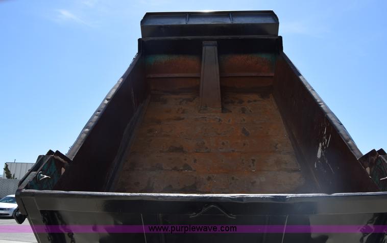 image for item K4443 2001 International 4900 dump truck