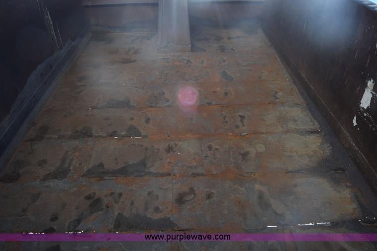 image for item K4443 2001 International 4900 dump truck