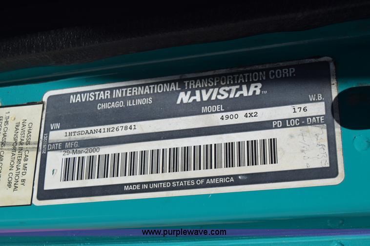 image for item K4443 2001 International 4900 dump truck