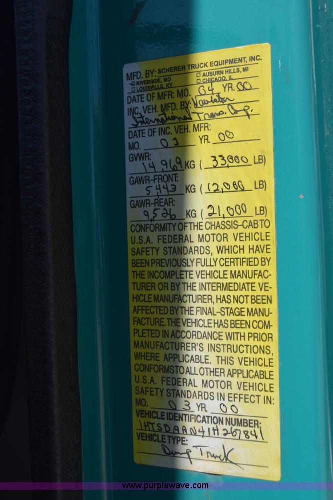 image for item K4443 2001 International 4900 dump truck