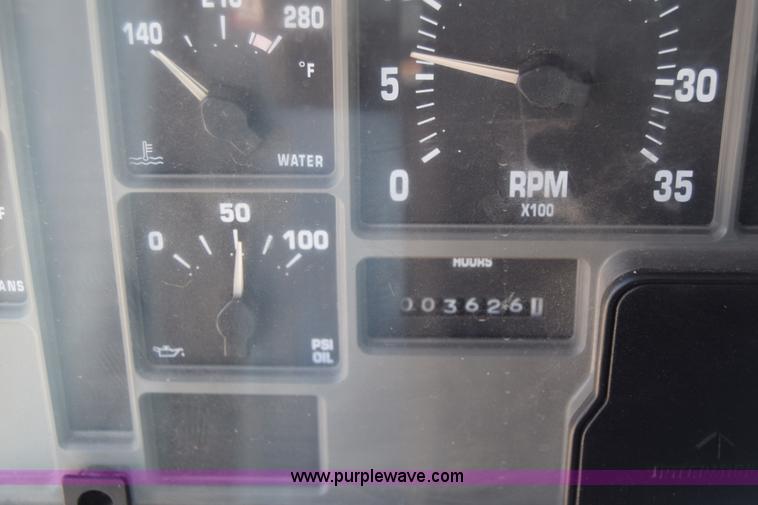 image for item K4443 2001 International 4900 dump truck