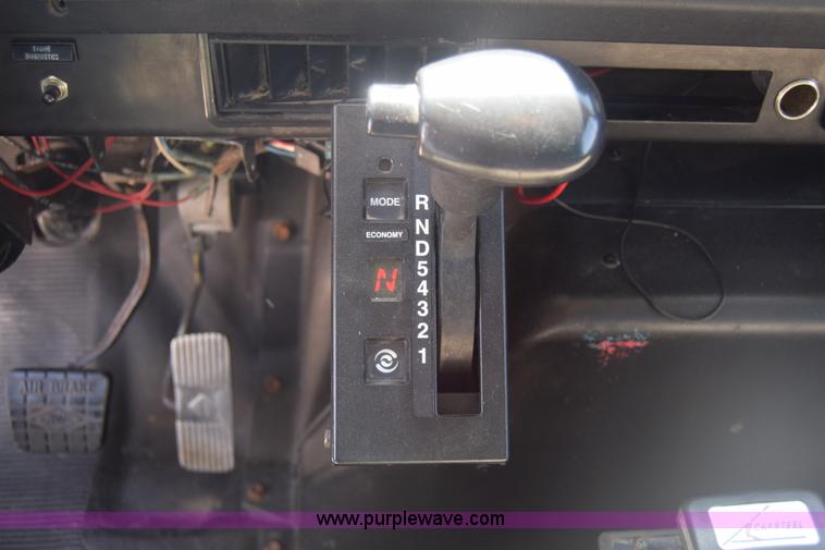 image for item K4443 2001 International 4900 dump truck