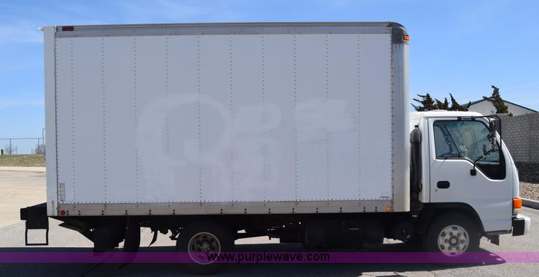 image for item K4444 1995 Isuzu NPR box truck