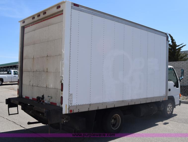 image for item K4444 1995 Isuzu NPR box truck