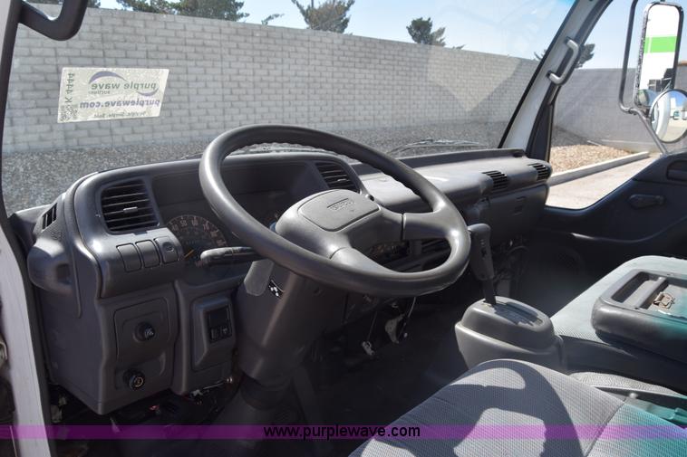 image for item K4444 1995 Isuzu NPR box truck