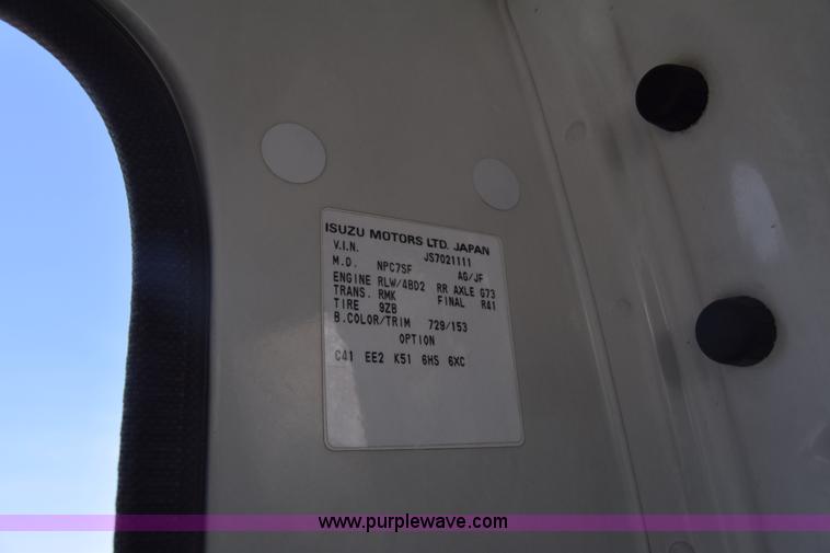 image for item K4444 1995 Isuzu NPR box truck