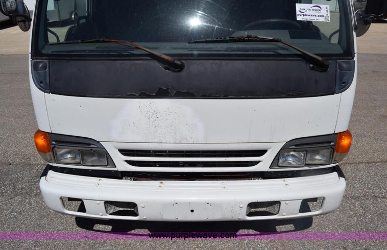 image for item K4444 1995 Isuzu NPR box truck