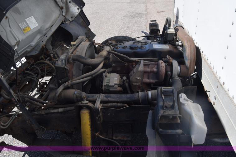 image for item K4444 1995 Isuzu NPR box truck