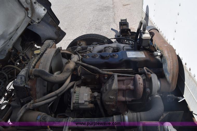 image for item K4444 1995 Isuzu NPR box truck