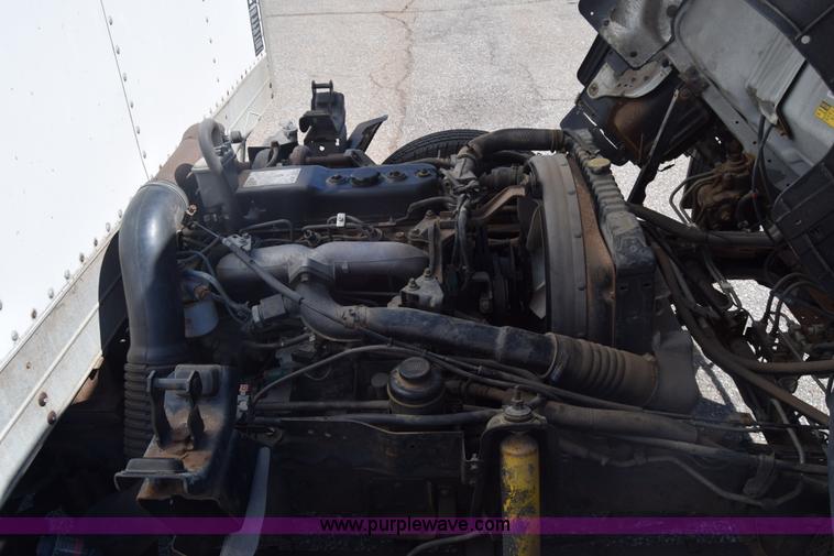 image for item K4444 1995 Isuzu NPR box truck