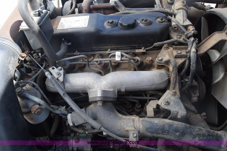 image for item K4444 1995 Isuzu NPR box truck