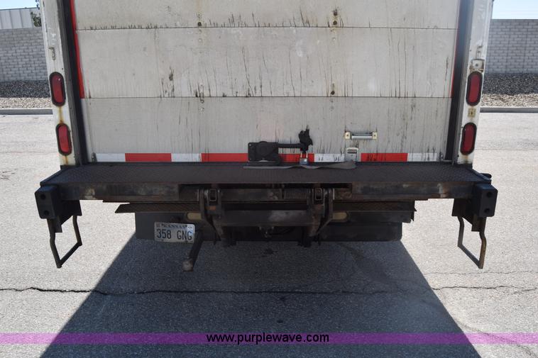image for item K4444 1995 Isuzu NPR box truck
