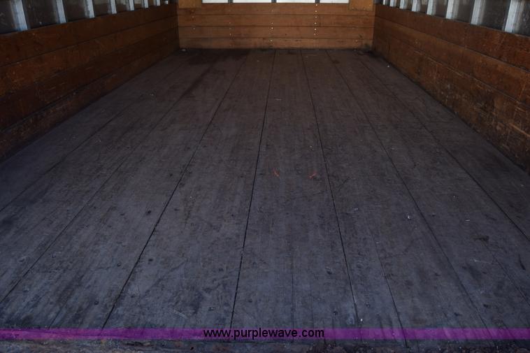 image for item K4444 1995 Isuzu NPR box truck