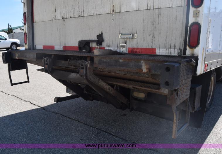 image for item K4444 1995 Isuzu NPR box truck