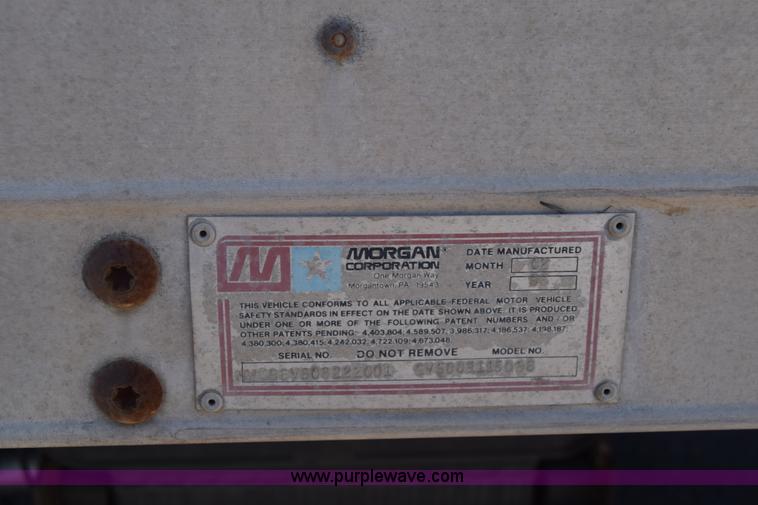 image for item K4444 1995 Isuzu NPR box truck