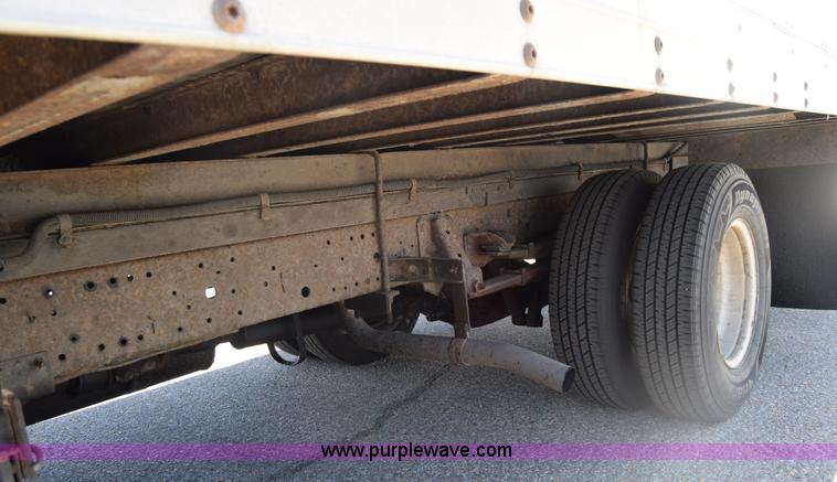 image for item K4444 1995 Isuzu NPR box truck