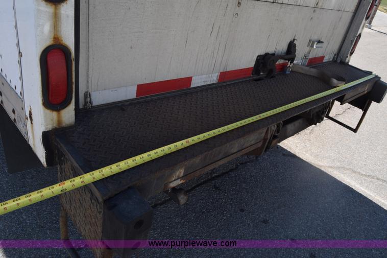 image for item K4444 1995 Isuzu NPR box truck