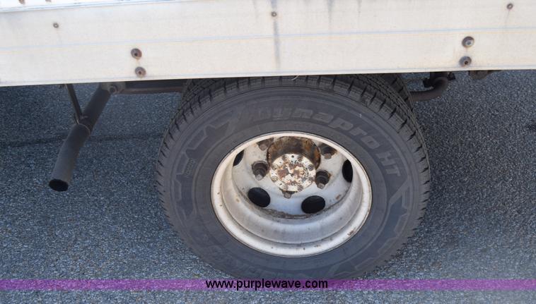 image for item K4444 1995 Isuzu NPR box truck