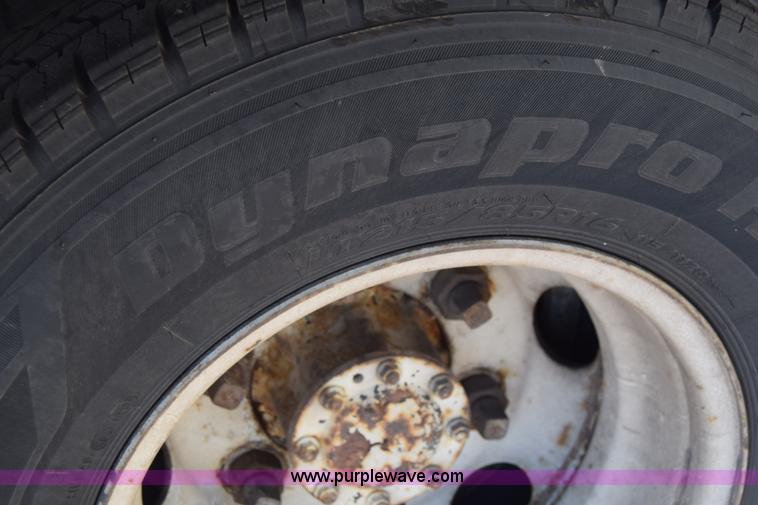 image for item K4444 1995 Isuzu NPR box truck