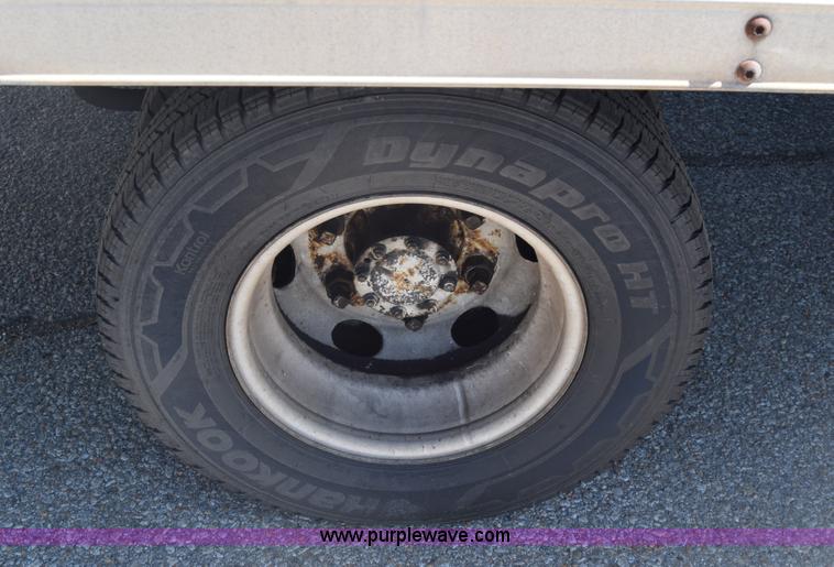 image for item K4444 1995 Isuzu NPR box truck