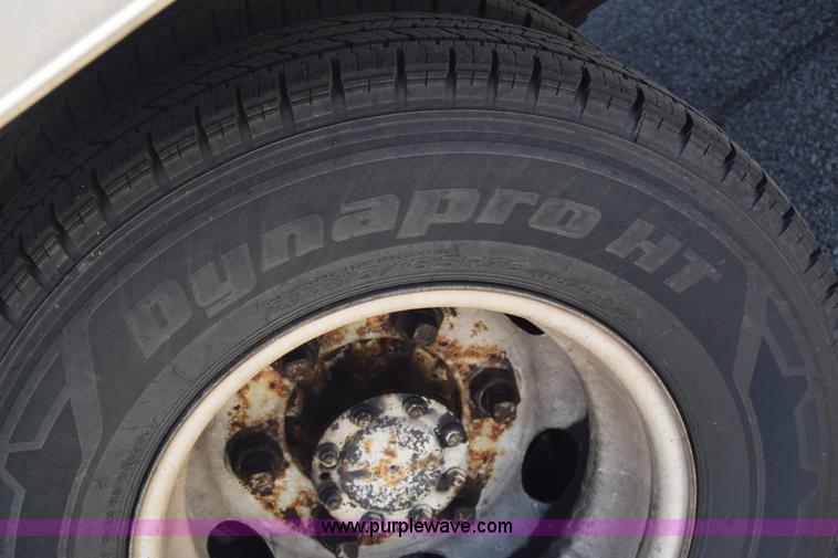 image for item K4444 1995 Isuzu NPR box truck