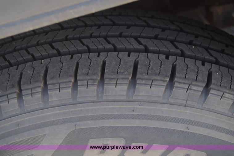 image for item K4444 1995 Isuzu NPR box truck