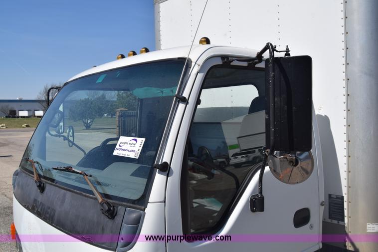 image for item K4444 1995 Isuzu NPR box truck