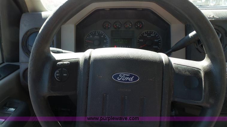 image for item K5103 2008 Ford F250 Super Duty Crew Cab pickup truck