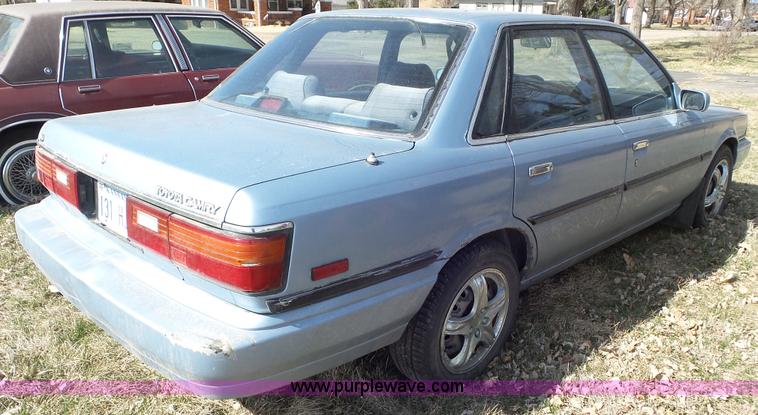 image for item K6881 1989 Toyota Camry LE
