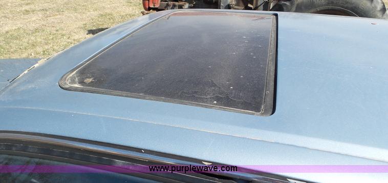 image for item K6881 1989 Toyota Camry LE