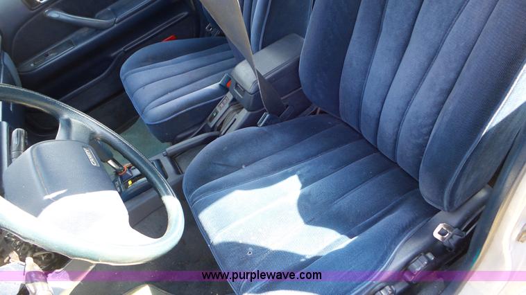 image for item K6881 1989 Toyota Camry LE