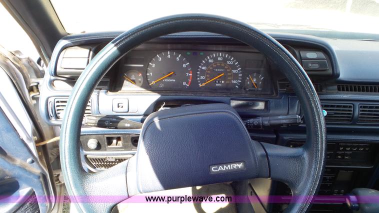 image for item K6881 1989 Toyota Camry LE