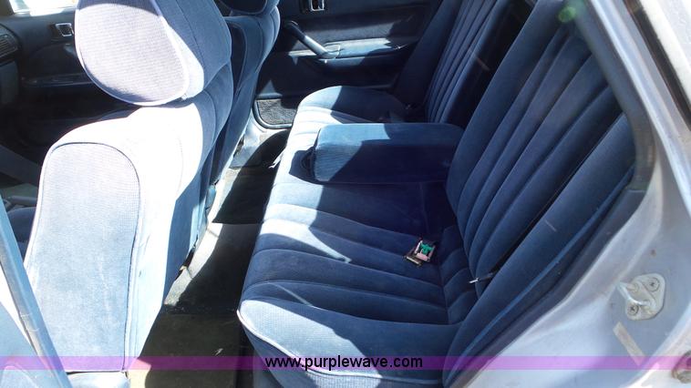 image for item K6881 1989 Toyota Camry LE