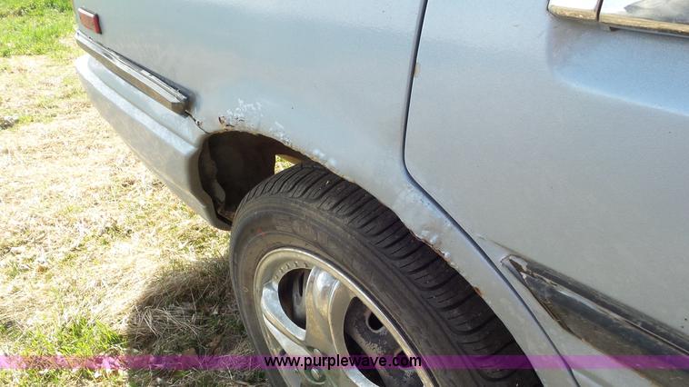 image for item K6881 1989 Toyota Camry LE