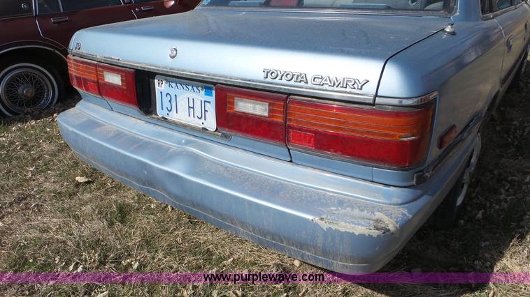 image for item K6881 1989 Toyota Camry LE