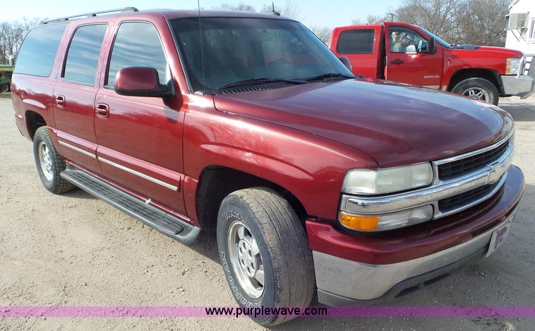 image for item K6882 2003 Chevrolet Suburban 1500 SUV